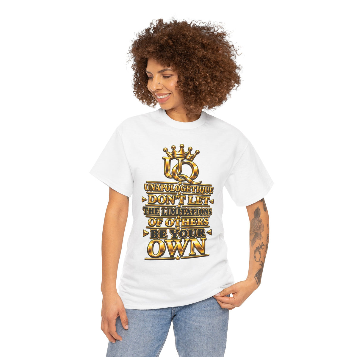 Camiseta de mujer 'Limitations' de corte relajado, color oro WOW, de Unapologetique | Bella + Canvas 6400